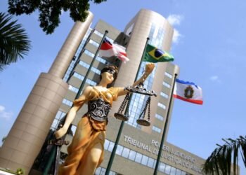 Saiba como denunciar falta de juiz ou promotor em municípios do Amazonas