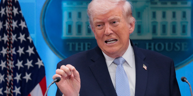 Trump adia ultimato contra o Irã por 2 semanas e sinaliza reabertura do Estreito de Ormuz