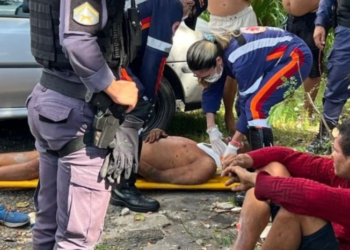 Tentativa de assalto termina com suspeitos espancados por populares na zona leste de Manaus