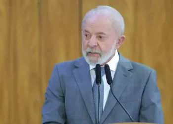 Lula acelera proposta para acabar com escala 6×1 e pressiona Congresso com urgência