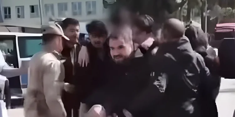 Ex-aluno invade escola armado e deixa 16 feridos em ataque a tiros na Turquia