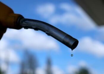Refinaria da Amazônia volta a aumentar preço da gasolina para distribuidoras e valor chega a R$ 4,17