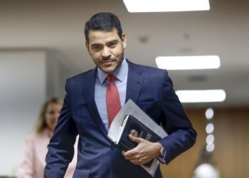 Relator apresenta parecer favorável à indicação de Jorge Messias para o STF