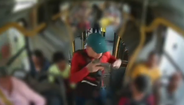 PROCURADOS: PC-AM divulga imagens de trio que assaltou ônibus em Manaus