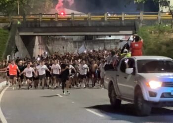 Por que milhares de pessoas estão correndo juntas pelas ruas de Manaus à noite? Conheça o ‘Corre de Quinta’