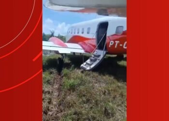 Avião de pequeno porte sai da pista durante tentativa de decolagem no interior do Amazonas