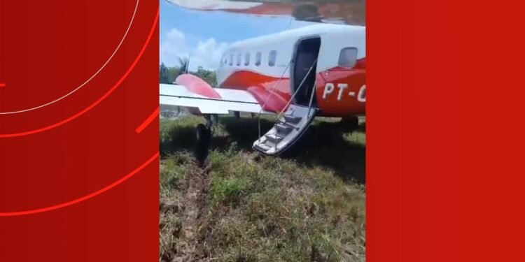 Avião de pequeno porte sai da pista durante tentativa de decolagem no interior do Amazonas