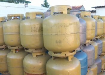 Governo anuncia subvenção à importação de gás liquefeito para reduzir impacto da guerra sobre o preço do botijão