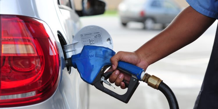 Gasolina ou etanol: qual combustível rende mais no calor do verão?
