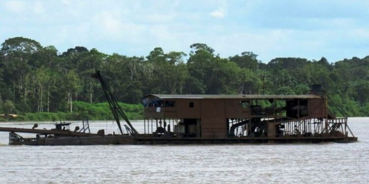 Garimpeiro flagrado com ouro e mercúrio vira réu por exploração ilegal no interior do AM