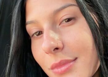 Após tirar habilitação categoria D, Ana Castela celebra conquista e compra Dodge Ram: “É minha, comprei com meu dinheiro”