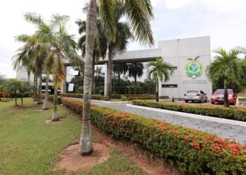 Amazonas terá novo governador sem voto popular após renúncia dupla; entenda o processo