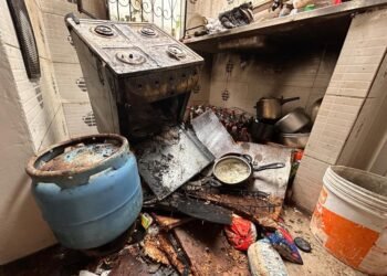 Vazamento de gás causa explosão em casa na Zona Sul de Manaus e deixa uma pessoa ferida