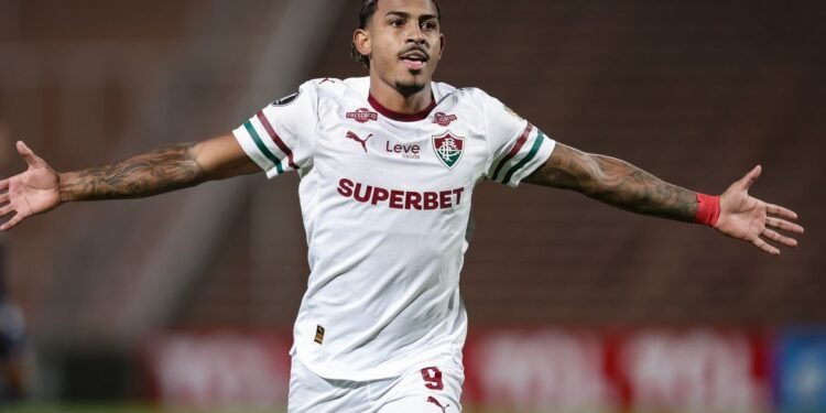 Fluminense arranca empate na Argentina e continua vivo na Libertadores