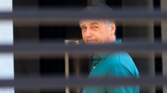 PT reage e vai ao STF para tentar barrar lei que pode reduzir pena de Bolsonaro