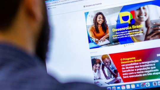 Renda recorde e desemprego baixo: por que o brasileiro segue endividado, mesmo ganhando mais?