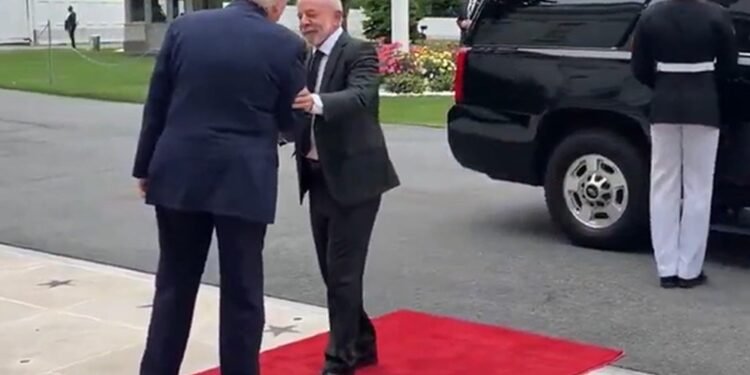 Lula orientou toda a comitiva brasileira a falar apenas português em reunião com Trump