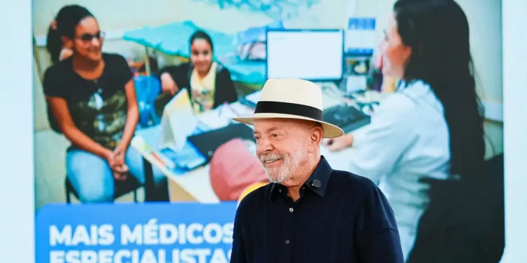 Lula responsabiliza clã Bolsonaro por ataque dos EUA ao Pix e taxação
