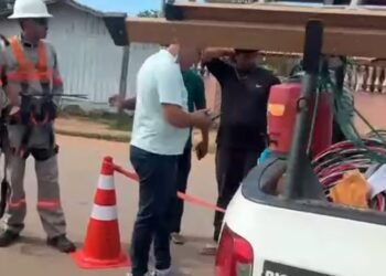 Moradores do Cacau Pirêra se mobilizam contra instalação de novos medidores de energia