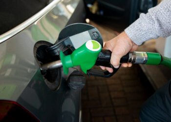 Governo prepara nova alta do etanol na gasolina para reduzir impacto da crise do petróleo