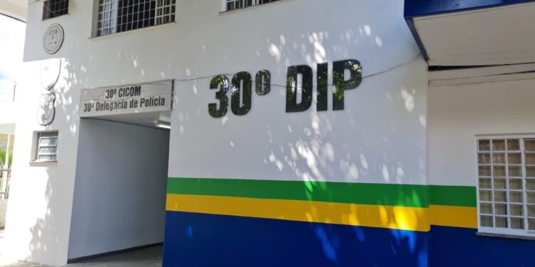 Mulher agride jovem e profere ofensas homofóbicas em Manaus