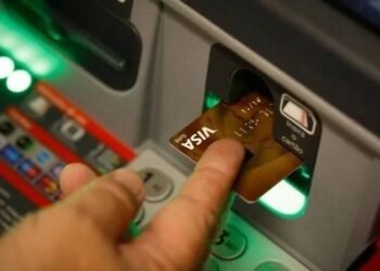 Cartão e senha não bastam: STJ anula empréstimos feitos por uma pessoa analfabeta em caixa eletrônico