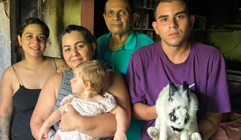Coelha de estimação alerta família durante incêndio e ajuda a salvar cinco pessoas em Manaus