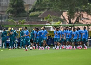 Ancelotti testa Brasil com três zagueiros e Igor Thiago no ataque