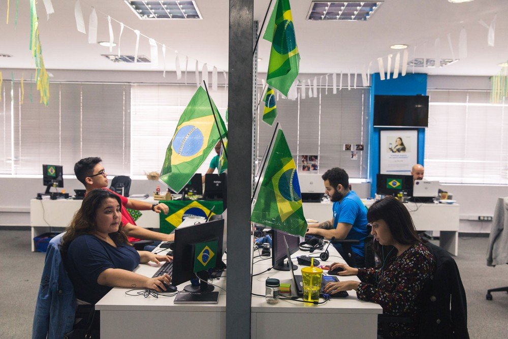 Vai assistir aos jogos da Copa durante o expediente? Veja como se comportar