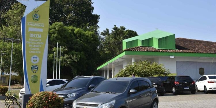 Homem é preso por estupro, ameaça e injúria contra companheira em Manaus