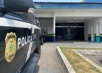 Dupla é presa em Manaus por esquema de agiotagem e extorsão com ameaças de morte, diz polícia