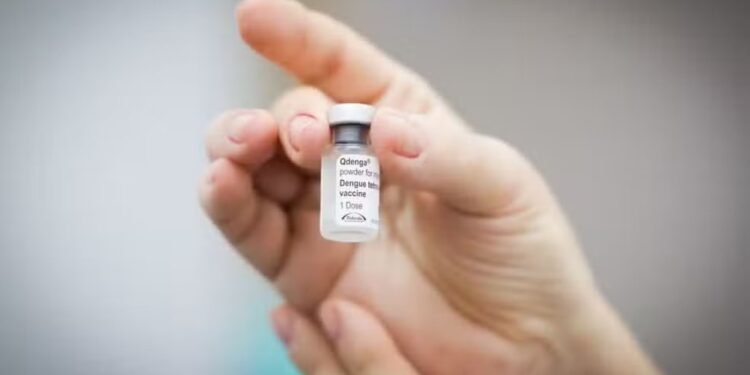Tomou a vacina da dengue suspensa pelo Ministério da Saúde? Veja quais cuidados adotar e quando procurar ajuda