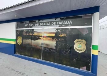 Jovem é preso por estupro cometido contra a própria filha, de 5 anos