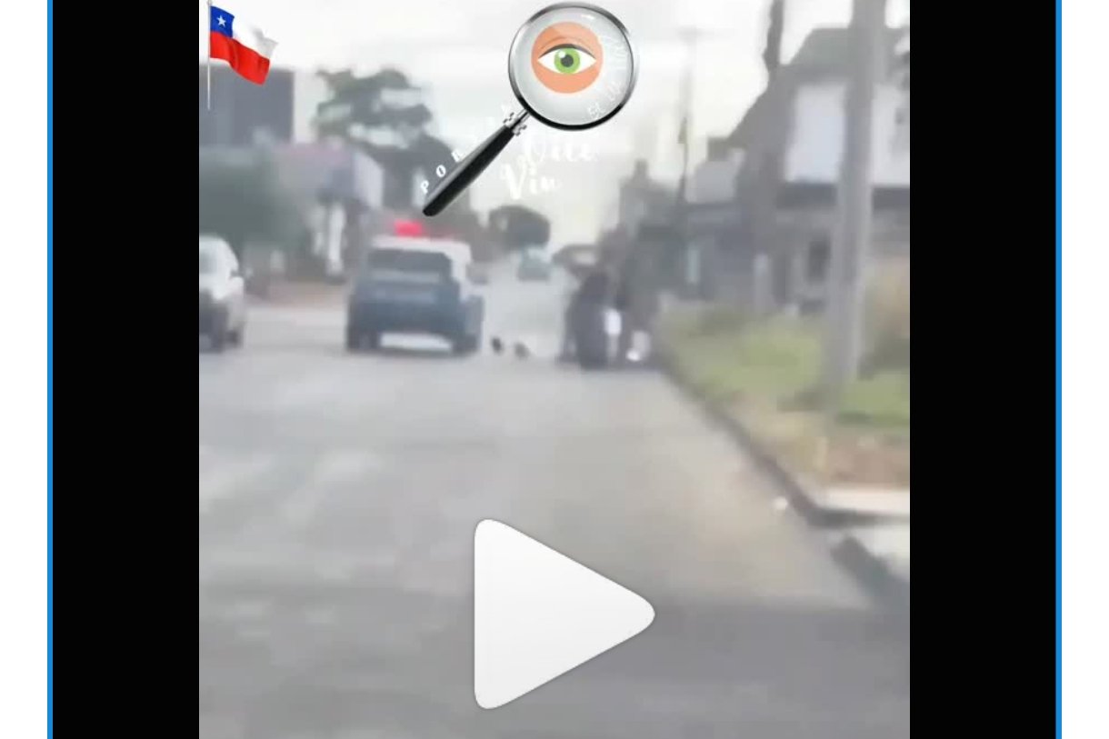 Mulher surpreende policiais ao entregar arma escondida durante abordagem e vídeo viraliza nas redes