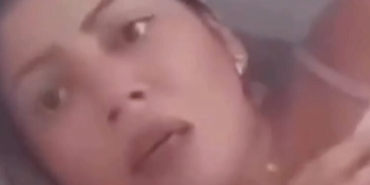 Vídeo de filho flagrando mãe com suposto amante e chamando o pai viraliza nas redes sociais