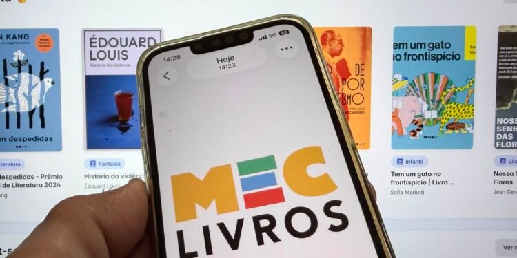 MEC Livros empresta mais de 3 mil títulos por dia; veja os mais lidos