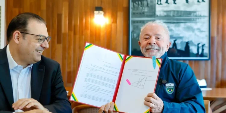 Lula sanciona medida que autoriza renovação automática da CNH