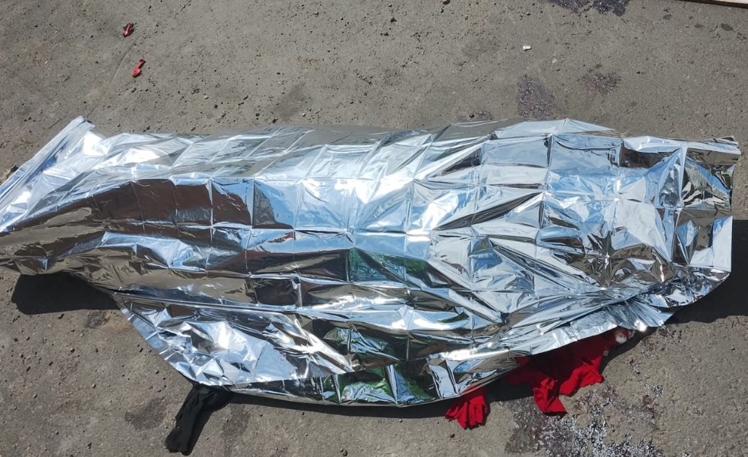 Motociclista morre após atingir poste ao passar por buraco no Lago Azul