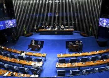 PEC da 6×1: Alcolumbre deve convocar reunião para definir tramitação
