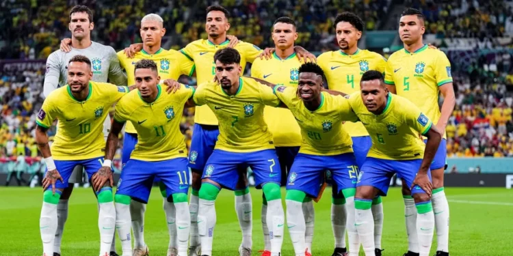 Brasil deve repetir oito titulares do time de 2022 na estreia da Copa