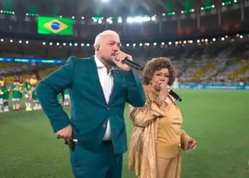 Após virar piada, Alcione explica confusão com Belo na hora do Hino Nacional no Maracanã