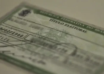 Pré-candidatos têm restrições no período eleitoral