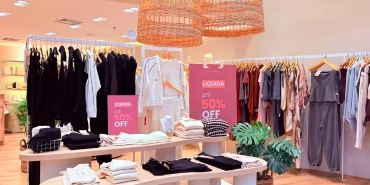 Temporada de liquidações em shopping de Manaus tem descontos de até 70%