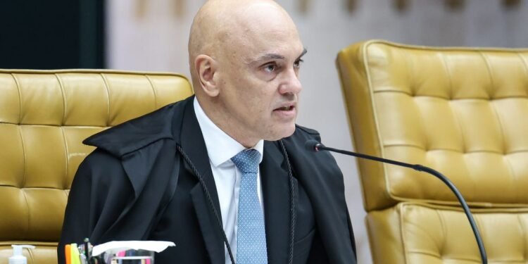 Moraes dá 48 horas para Bolsonaro informar se autorizou vídeo com IA