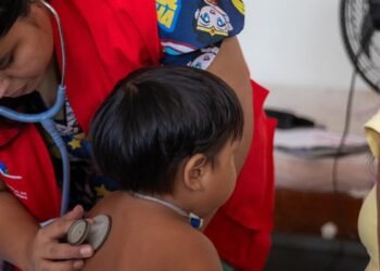 Expedição do SUS oferta consultas, exames e cirurgias para indígenas de Maués (AM
