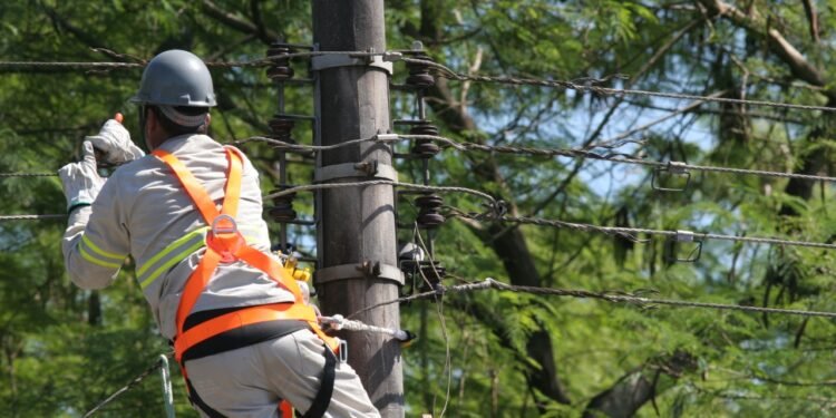 Bairros de Manaus ficam sem energia nesta sexta-feira; veja locais