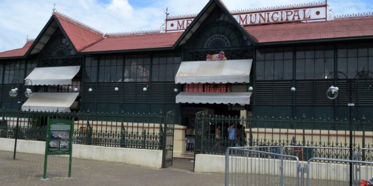 Mercado Adolpho Lisboa celebra 143 anos com programação cultural gratuita no Centro de Manaus