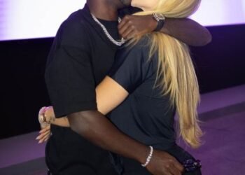 Virginia e Vini Jr. aparecem se beijando pela primeira vez após retorno