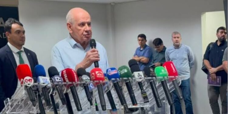 Governo do AM anuncia pagamento de seis meses atrasados do Passe Livre e contesta dívida cobrada pelo sindicato das empresas de transporte