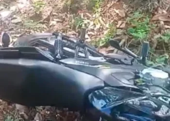 Idoso morre após perder controle de motocicleta e bater em árvore na estrada do Amazonas